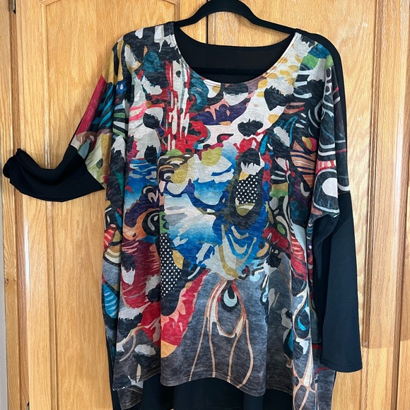 Oversized Light Weight Sweater - Picture 3 of 3